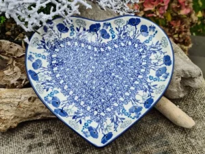 Platte in Herzform, 23 x 22 cm, Garden of Joy^Bunzlauer Keramik Online
